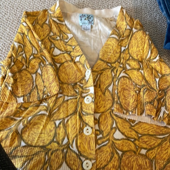 Spring sweater - Picture 3 of 3